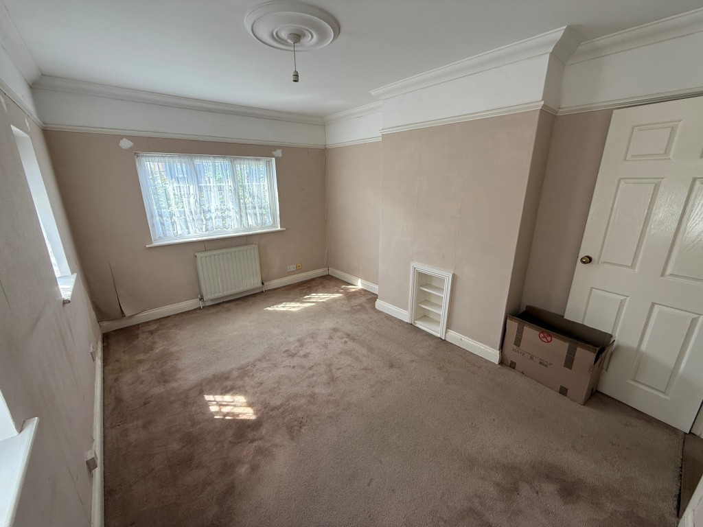 Lot: 99 - DETACHED BUNGALOW FOR REFURBISHMENT AND REPAIR - Bedroom one